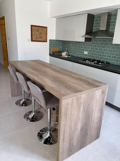 Sunset Apt Modern 1 Bedroom Apt Near The Beach Birżebbuġa Kültér fotó