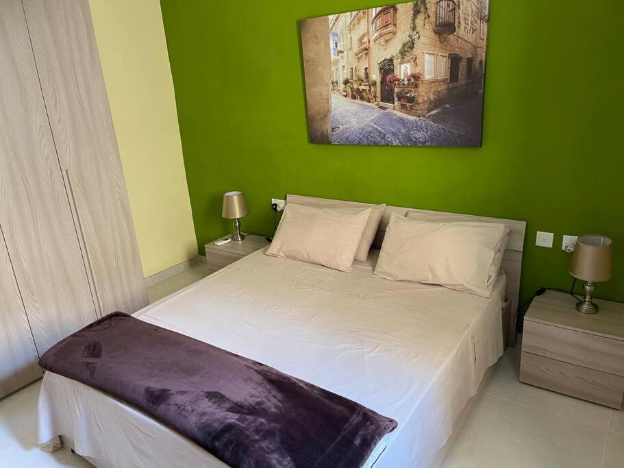 Sunset Apt Modern 1 Bedroom Apt Near The Beach Birżebbuġa Kültér fotó